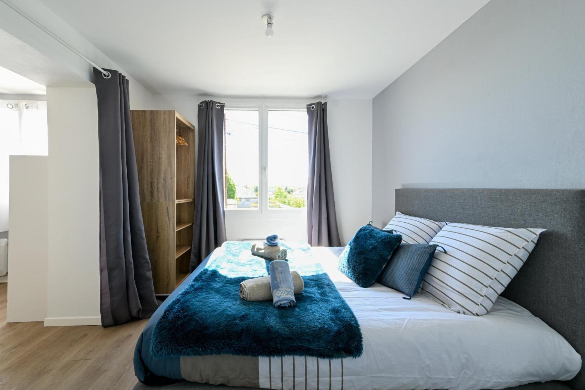 L'Ange Bleu - Appt A 25 Min Du Puy Du Fou Apartment Cholet Exterior photo