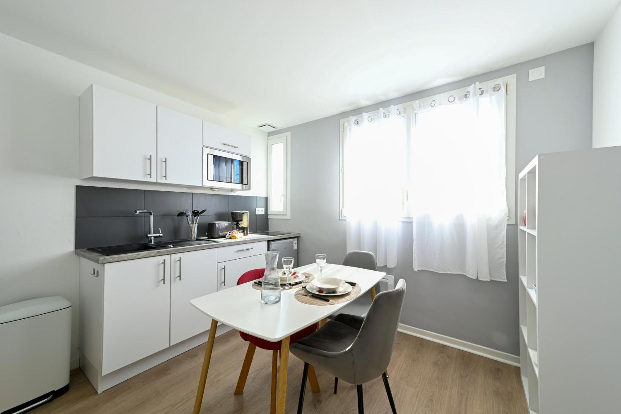 L'Ange Bleu - Appt A 25 Min Du Puy Du Fou Apartment Cholet Exterior photo
