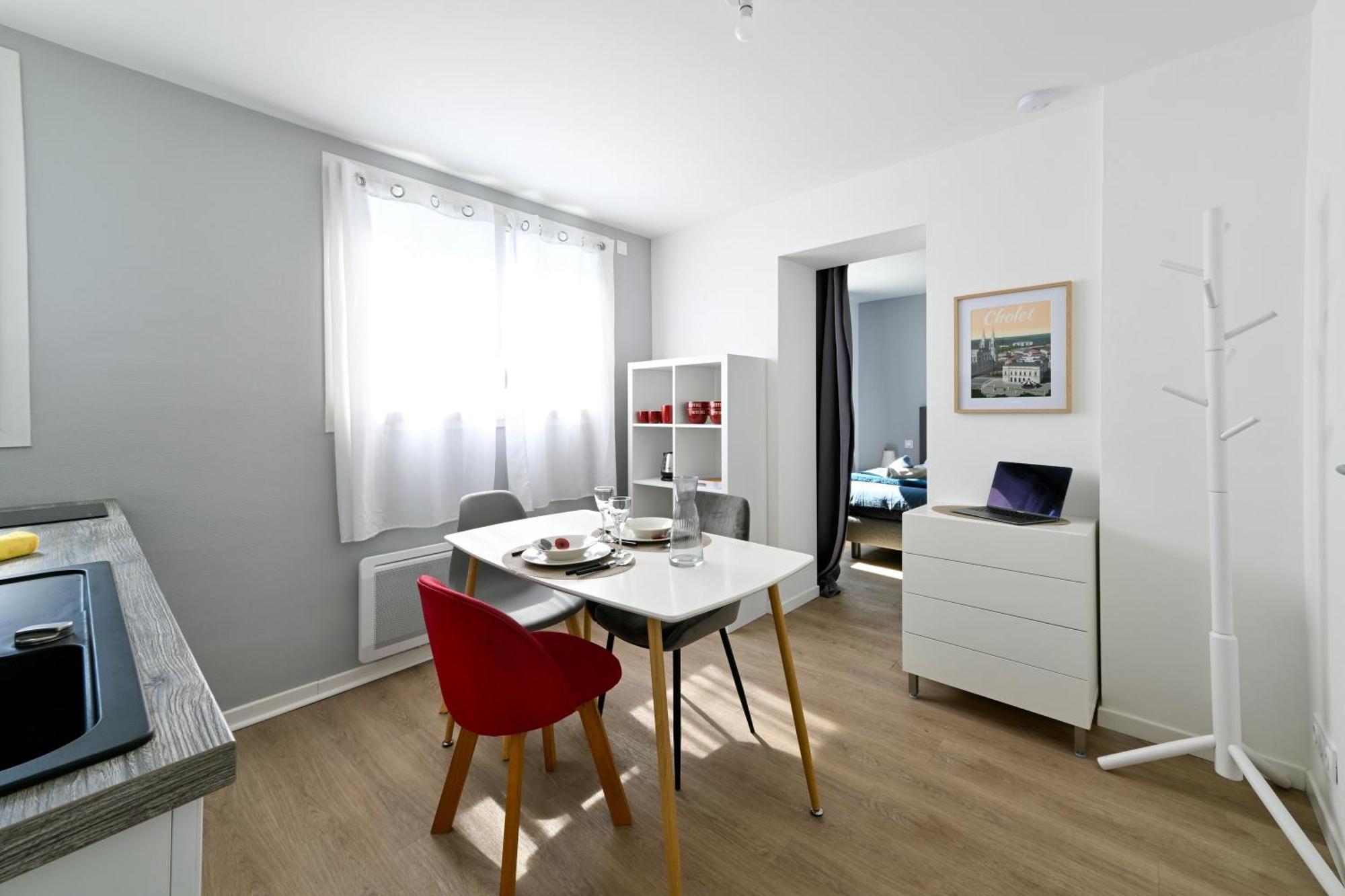 L'Ange Bleu - Appt A 25 Min Du Puy Du Fou Apartment Cholet Exterior photo